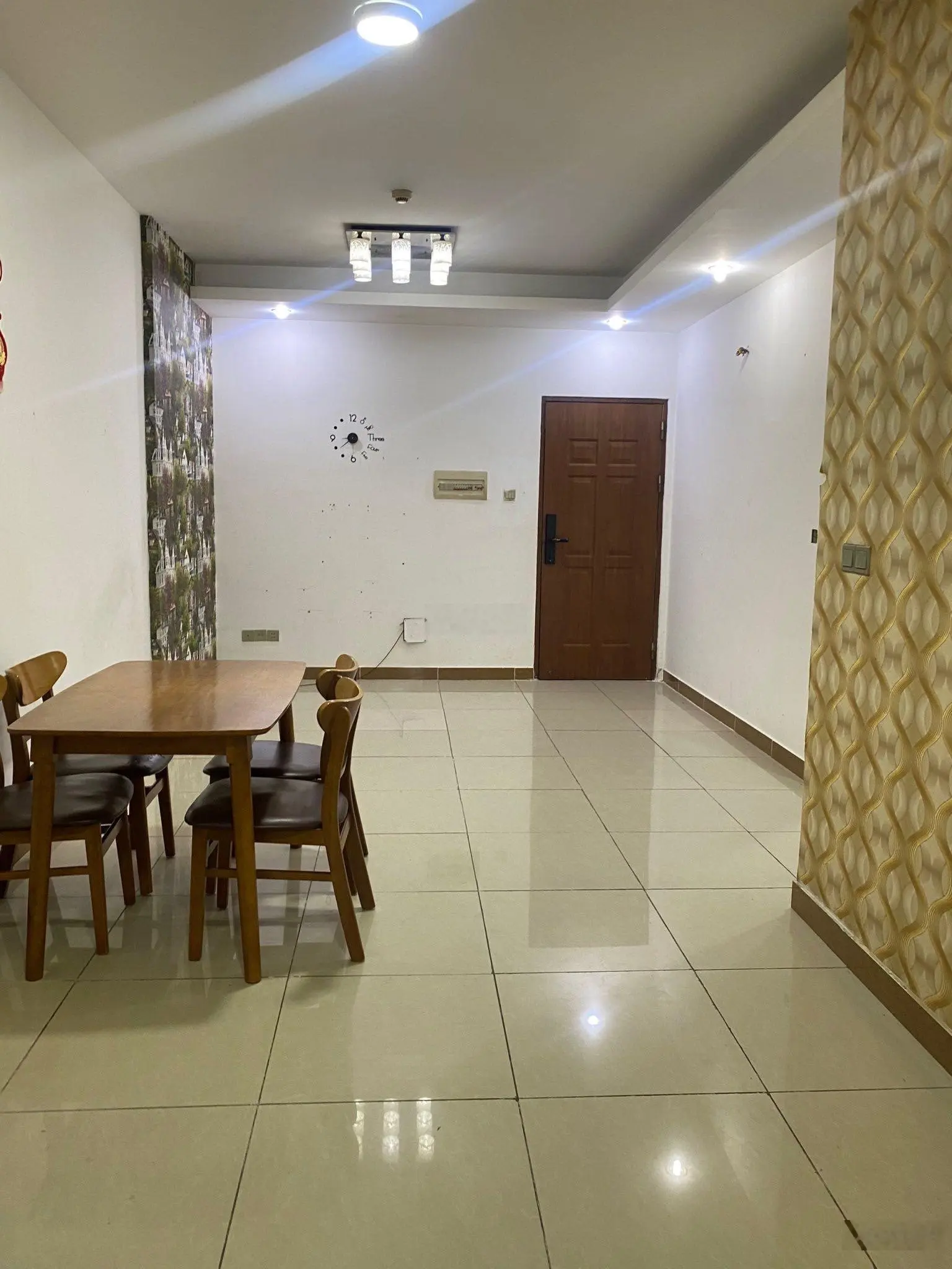 Bán căn 67m2 (2PN - 2WC) kèm nội thất tại Era Town, đường 15B, Phú Mỹ. Giá 1,580 tỷ. LH 0966 733 ***