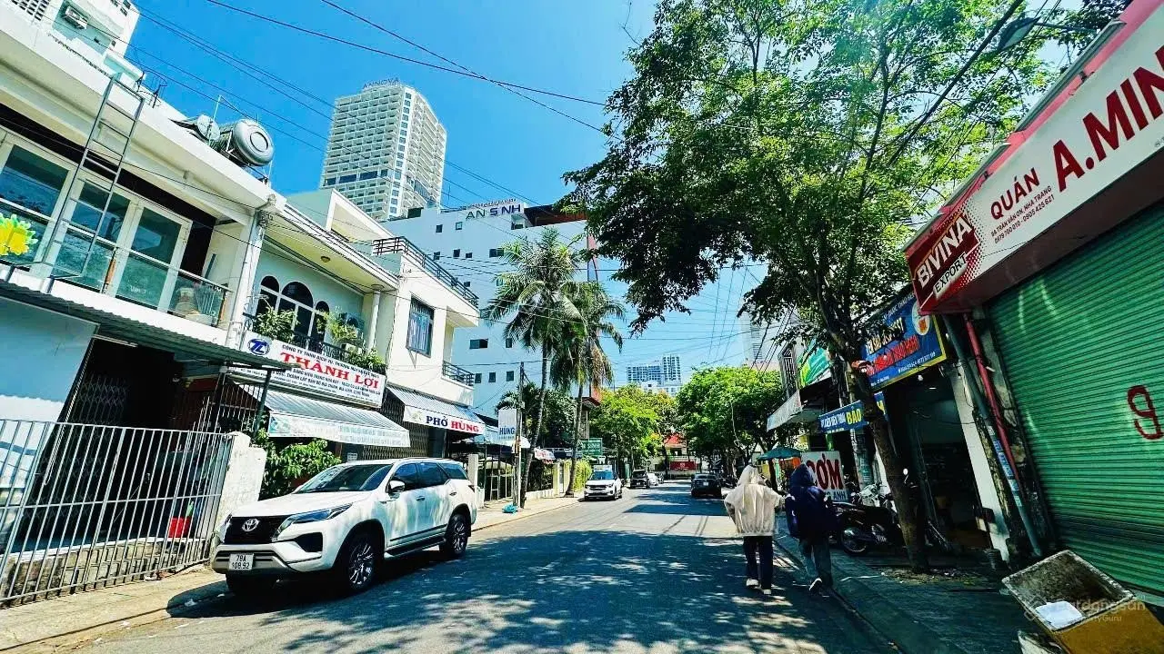 Nhà 2 tầng mặt tiền Trần Văn Ơn, TTTP Nha Trang - cách biển Trần Phú: 450m, giá: 7,2 tỷ