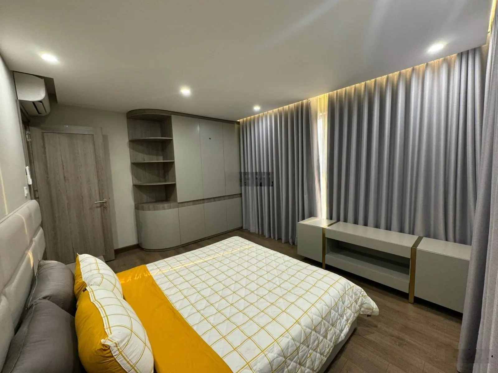 Bán căn biệt thự hàng vip đẹp nhất Hồ Tây 307m2, mặt Hồ, vị trí số 1 Tây Hồ