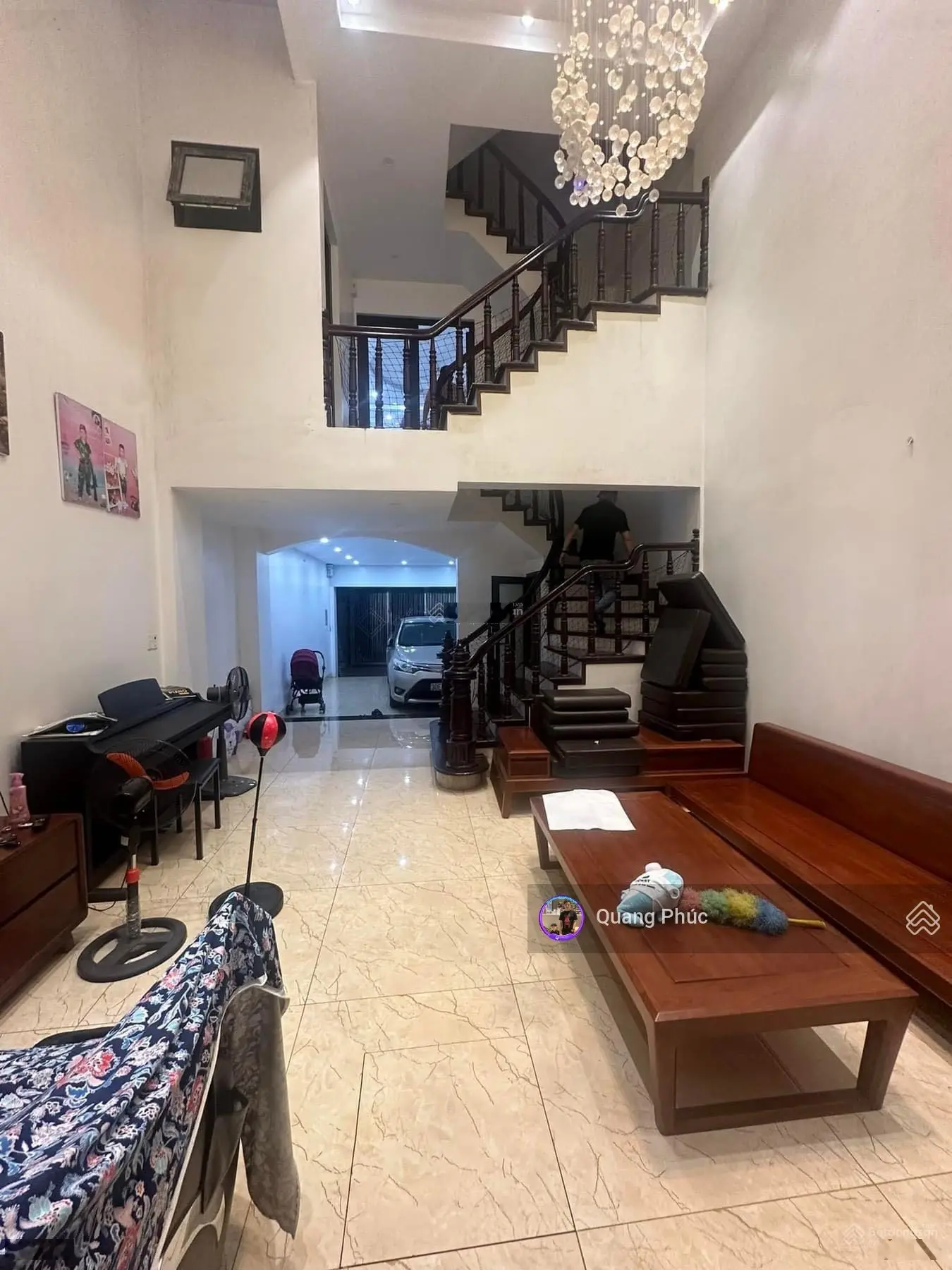 Bán nhà tại phố Lạc Long Quân - diện tích 89m2 - 2 Thoáng trước sau - ôtô vào nhà - giá nhỉnh 16 tỷ
