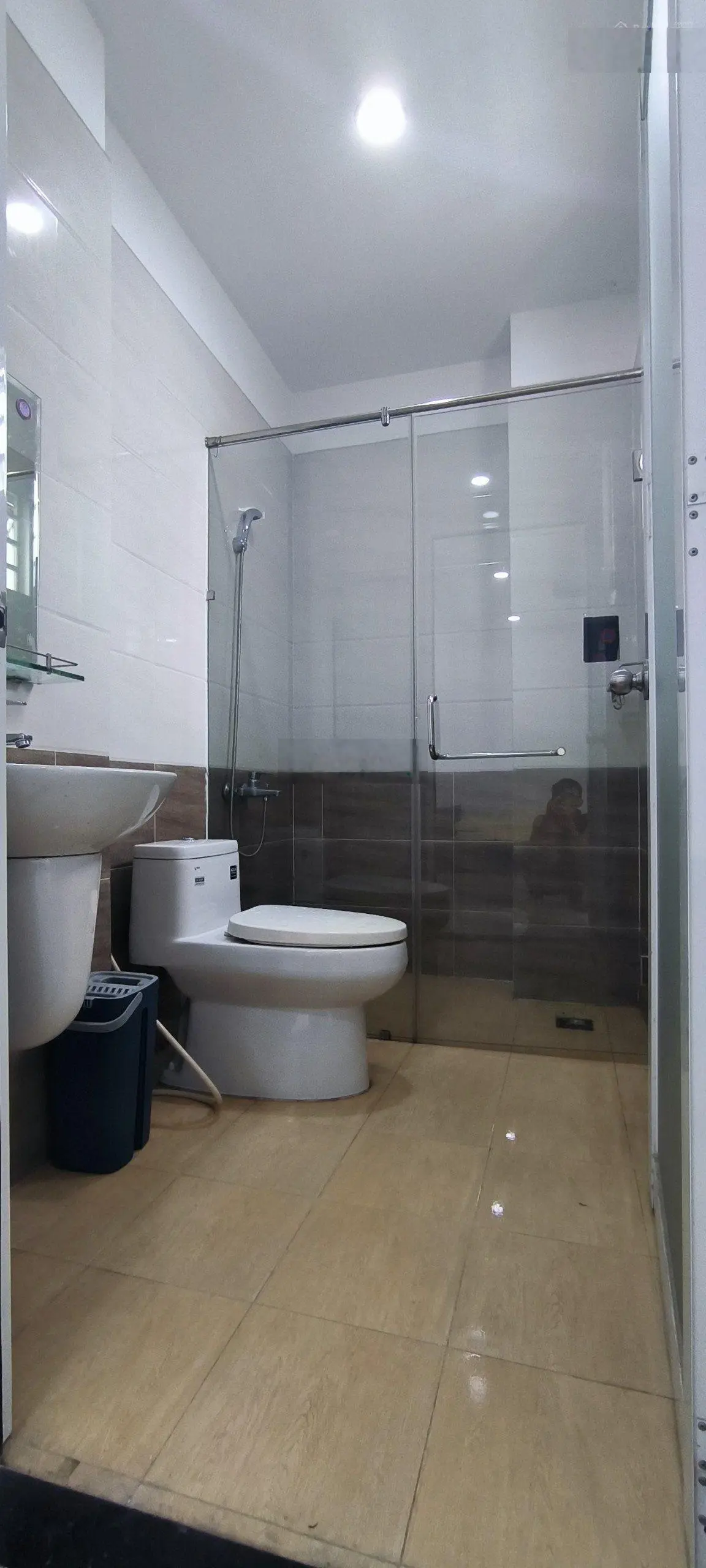 Bán nhà 2 lầu MT Lê Hữu Kiều Quận 2. DTSD 115m2 SHR. Giá chỉ 13 tỷ. LH 0777066878