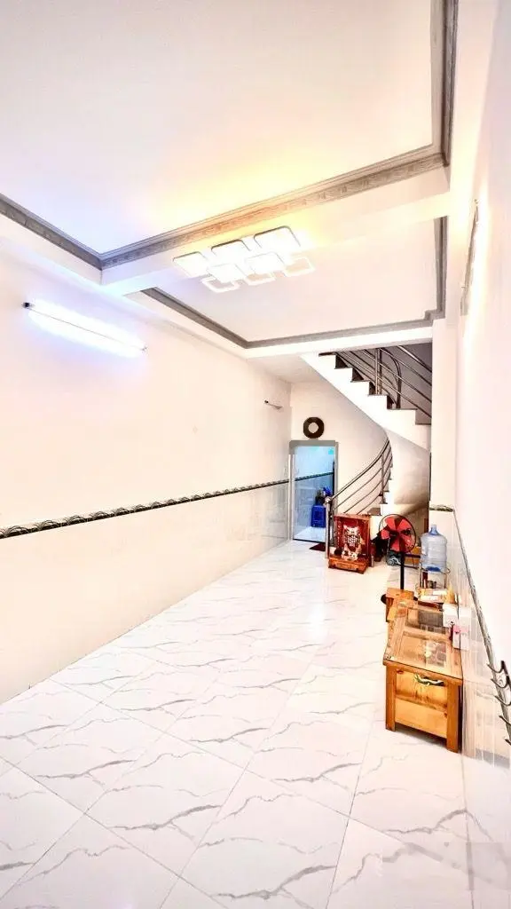 Bán nhà Tạ Quang Bửu, 46m2, ngang 4, hẻm rộng, sổ hồng pháp lý chuẩn, 3 tầng vào ở ngay, giá tốt