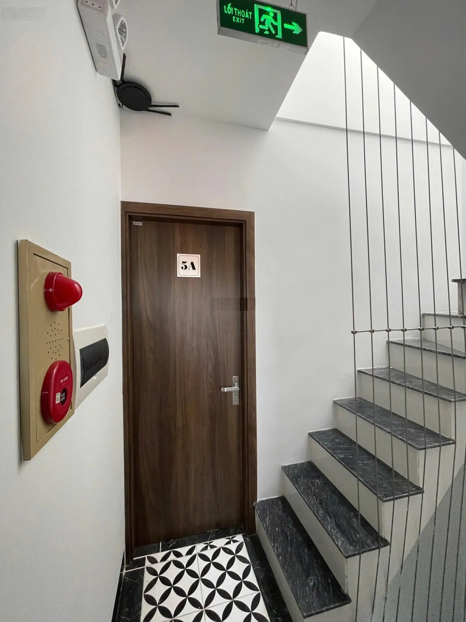Chính chủ bán căn hộ dịch vụ ở 44m2, 6 tầng, doanh thu 50tr/ tháng gần Bách Kinh Xây
