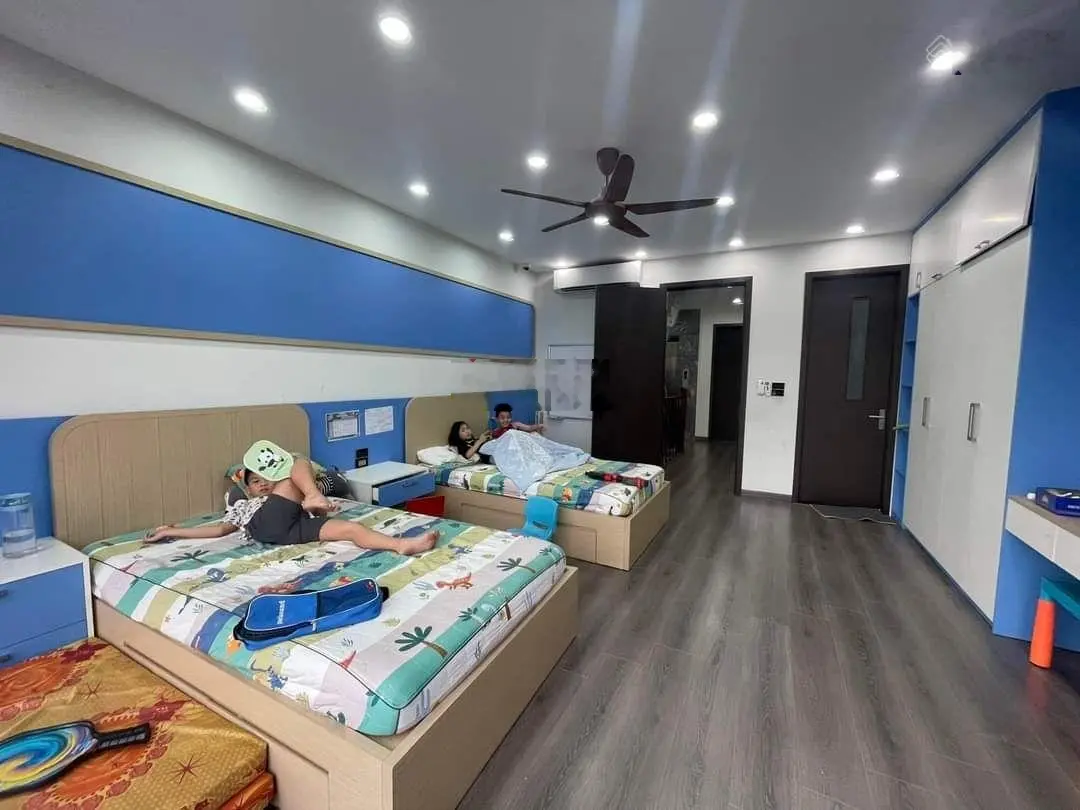 Có 1 0 2 Bán gấp căn nhà phân lô kinh doanh vỉa hè oto tránh 75m2 nhà 5 tầng giá 15 tỷ