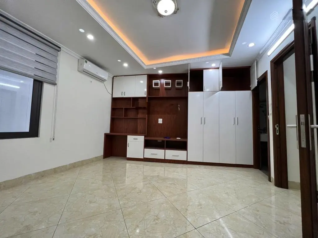 Bán nhà bồ đề - 10m ra ô tô thông- gần chợ, trường học : dt 35m² thiết kế: 5 tầng full nội