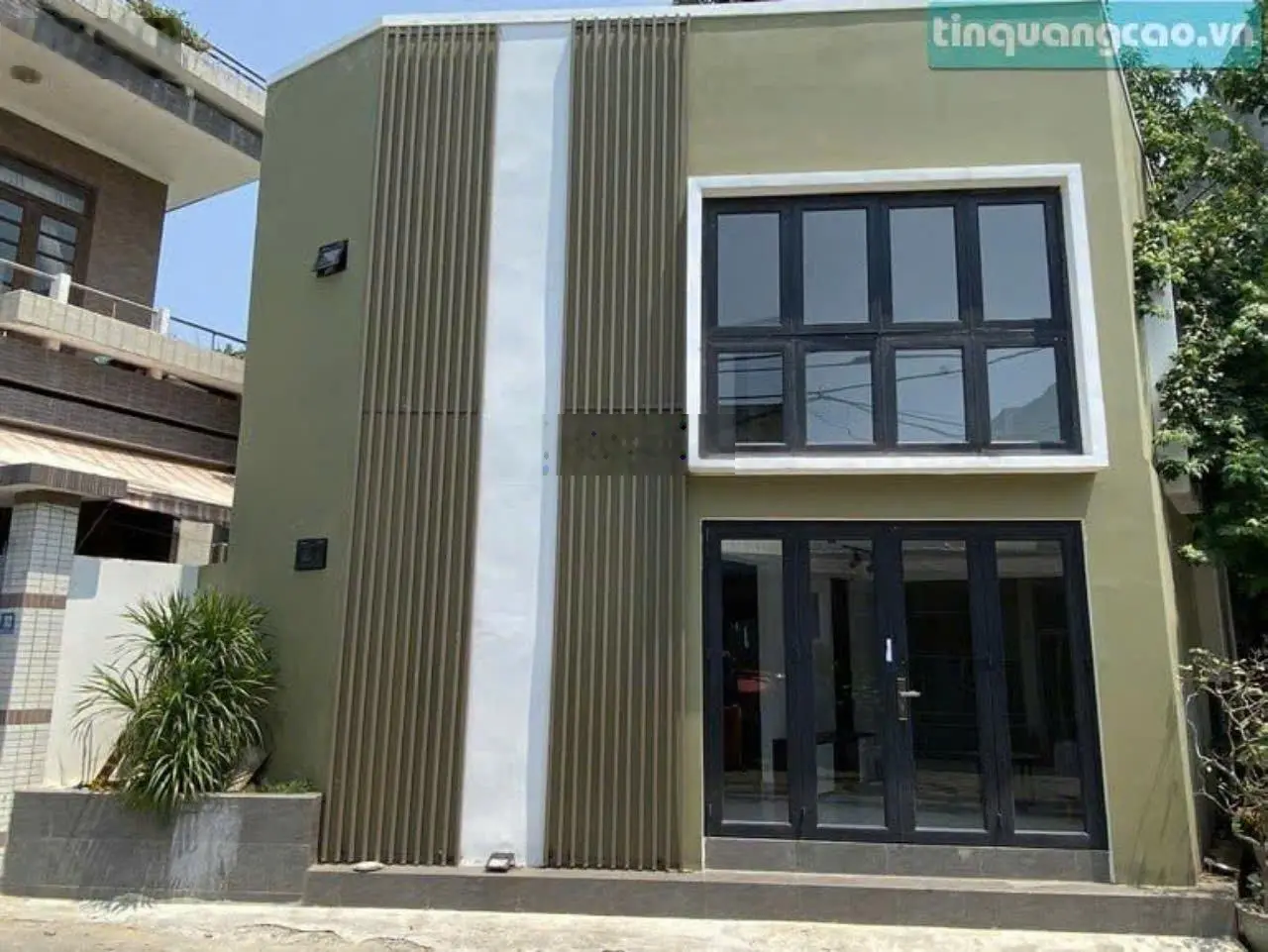 2 tỷ 600 triệu - nhà 2 tầng - ô tô để trước nhà- duy nhất 1 căn mặt phố lê văn an.