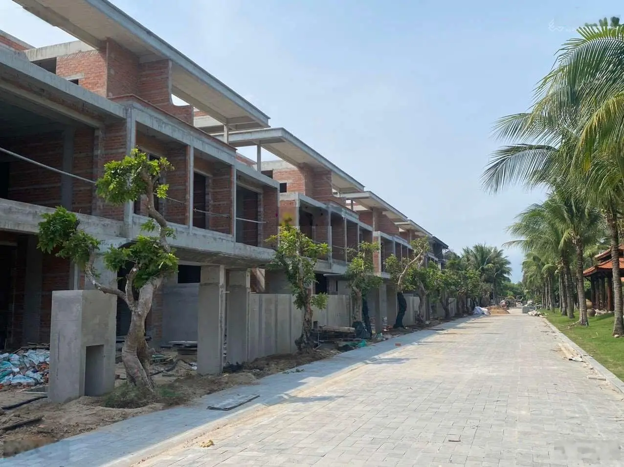 Biệt thự song lập biển 252m2 1T2L - Có sẵn hồ bơi - SHR sở hữu lâu dài. LH: 0931 070 *** Mr Thịnh