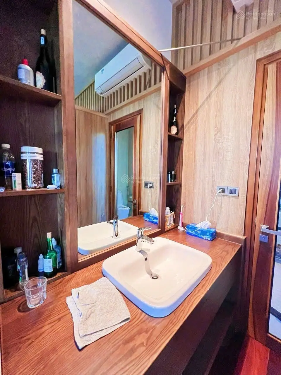 Biệt thự 2 mặt tiền Nguyễn Khánh Toàn, ngang 10m. Cách biển: 500m