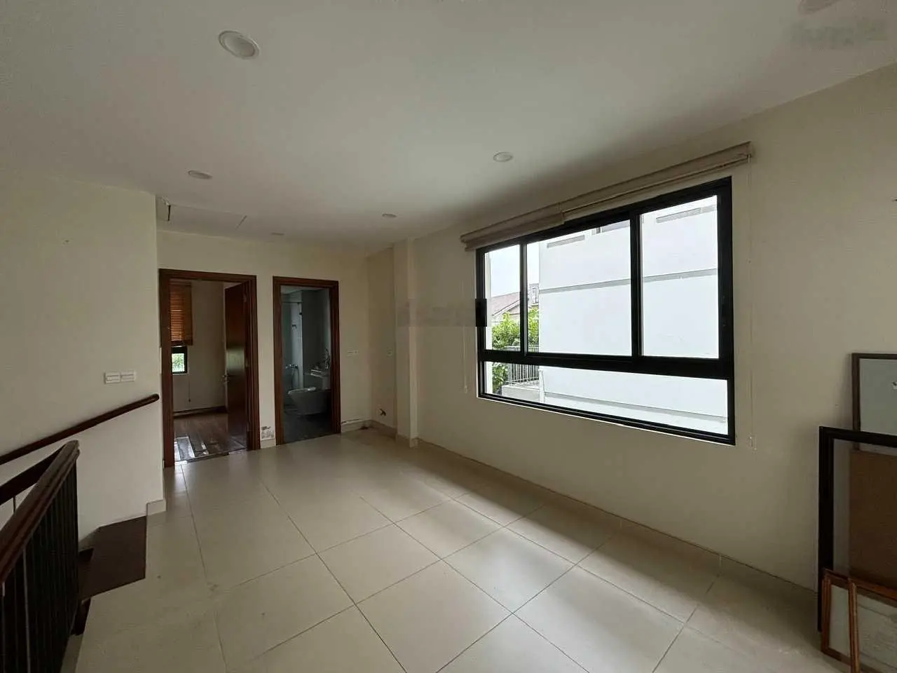 Biệt thự song lập thoáng 2 mặt trước sau, đường trục chính Long Cảnh