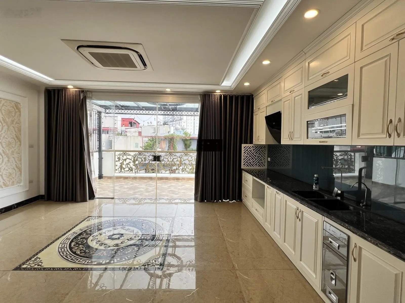 Bán nhà mặt Phố Quan 70m 9Tg MT 7m hơn 30 tỷ Lô góc thang máy vỉa hè rộng 6m KD sầm Uất.