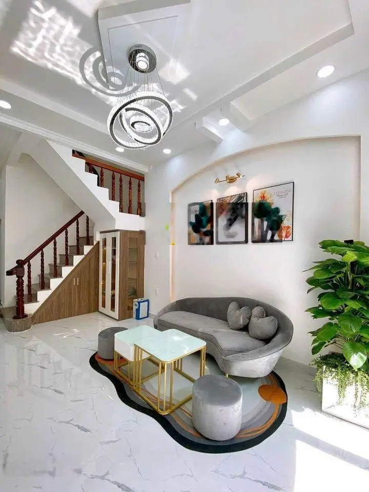 Cần bán gấp nhà Quận 12 giáp Gò Vấp, hẻm ô tô quay đầu, giá 2,6 tỷ (2 lầu + 3PN, nhà mới)