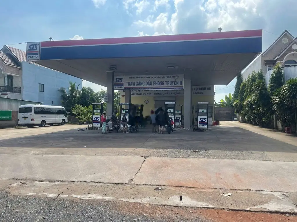 Bán đất mặt tiền Phùng Hưng rộng 32m, cách kcn 200m, dt 500m2, thổ cư