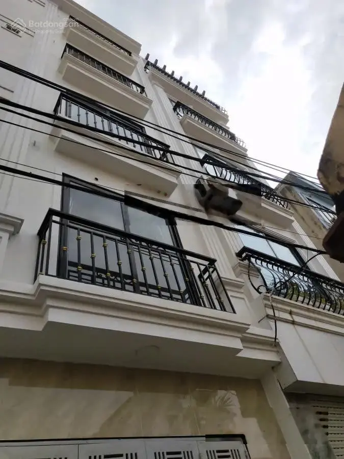 Bán nhà Lai Xá - Hoài Đức 43m2 x 5 tầng x 8 phòng ngủ khép kín, full nội thất. Sổ đẹp nở hậu.