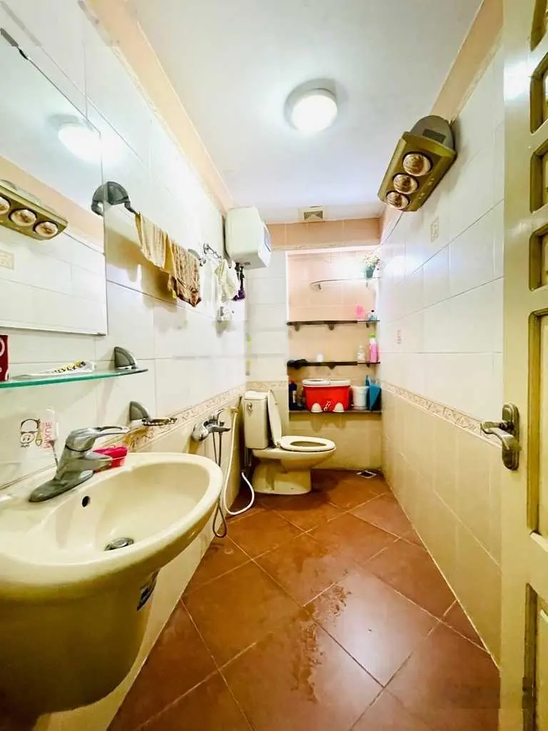 Bán Nhà Riêng - ngõ 663 Trương Định - Hoàng Mai ô tô 4 chỗ vào nhà - kinh doanh -dân cư đông đúc