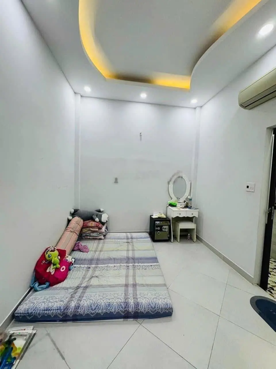 Bán nhà riêng 90m2 giá 2ty3 đường Trịnh Như Khuê Chợ Bình Chánh