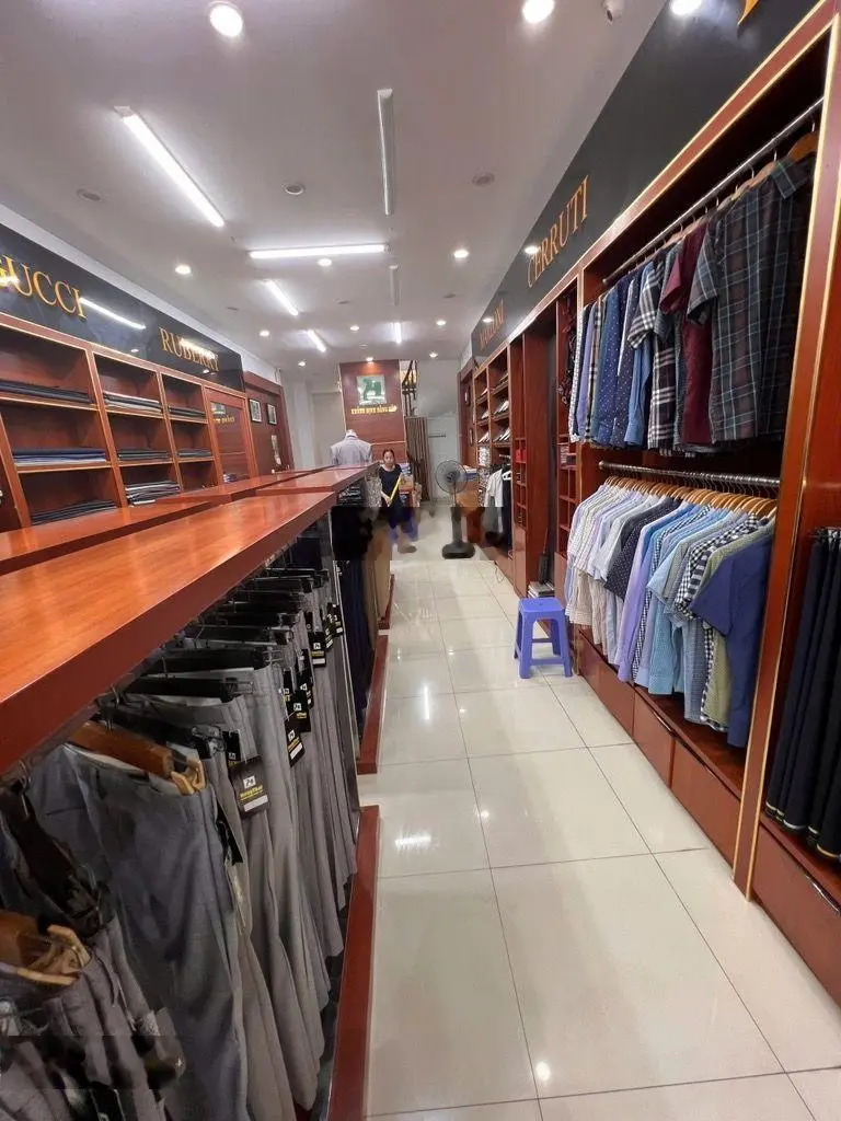 Mặt phố chợ Hà Đông- kinh doanh sầm uất. DT: 60m2* mt 4.5m * 5tầng. Vị trí mặt chợ, kinh doanh đỉnh