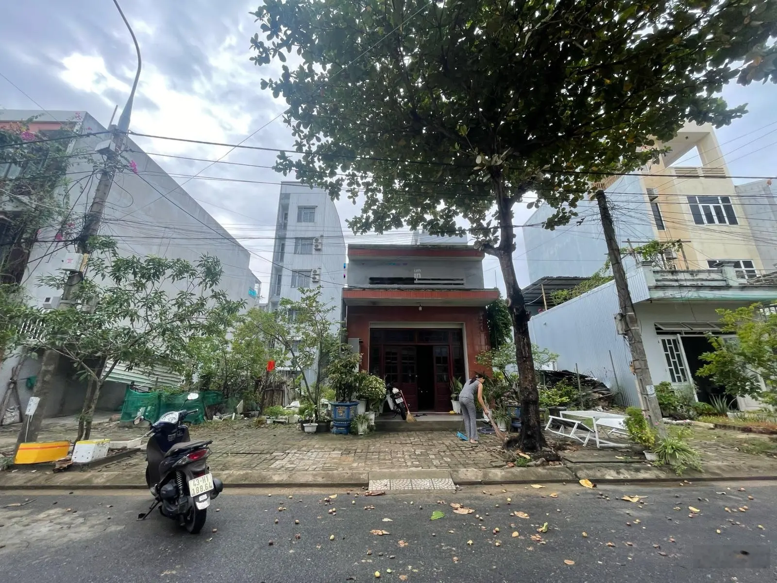 Chính chủ bán đất tặng nhà C4 gác lửng đường Lê Văn Tâm, bãi tắm Sơn Thuỷ