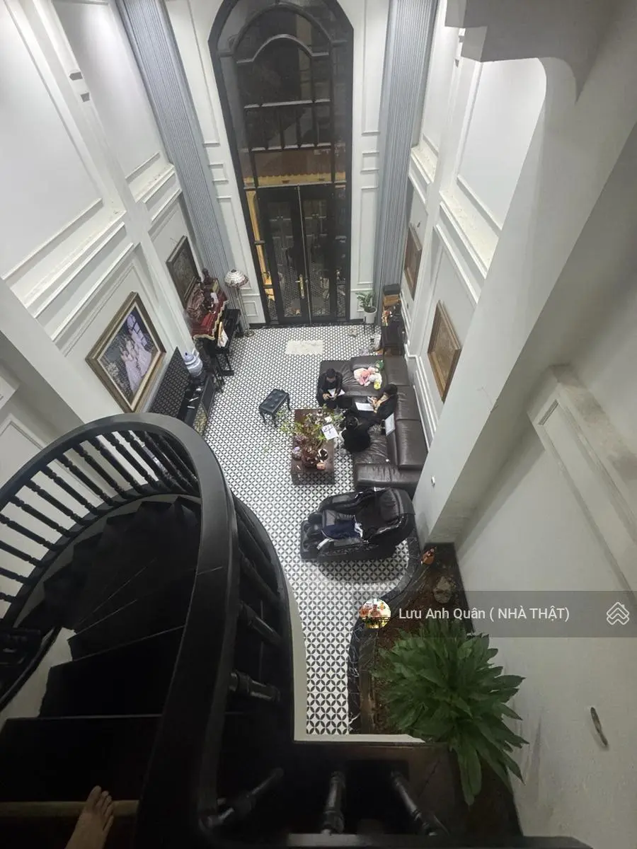 Bán Nhà Phố Nguyễn Trãi, 98m2, Ngõ Rộng, Nhà Đẹp.