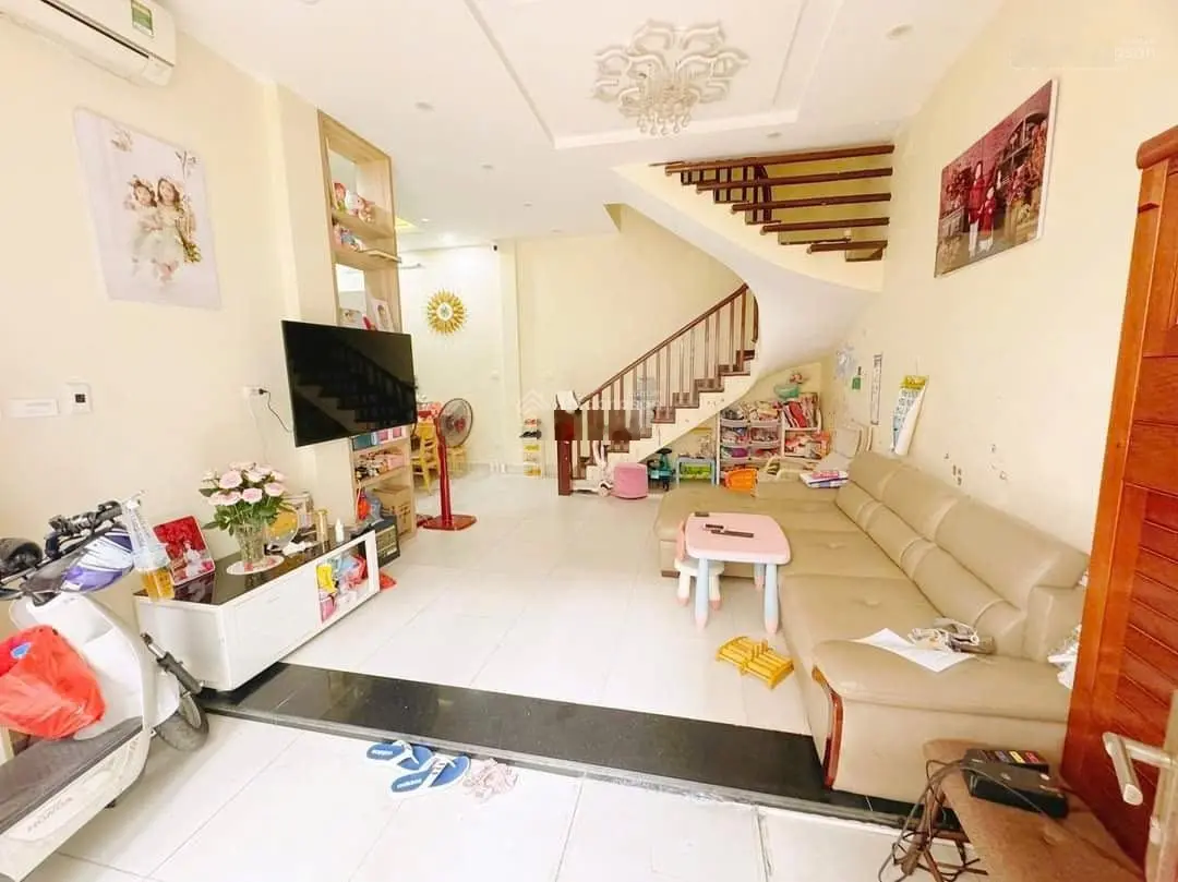Bán Nhà Đống Đa Đường Láng Ngõ Thông Rộng Gần Phố Xây chắc Chắn nhà đẹp ở ngay DT68m giá 9,25 tỷ