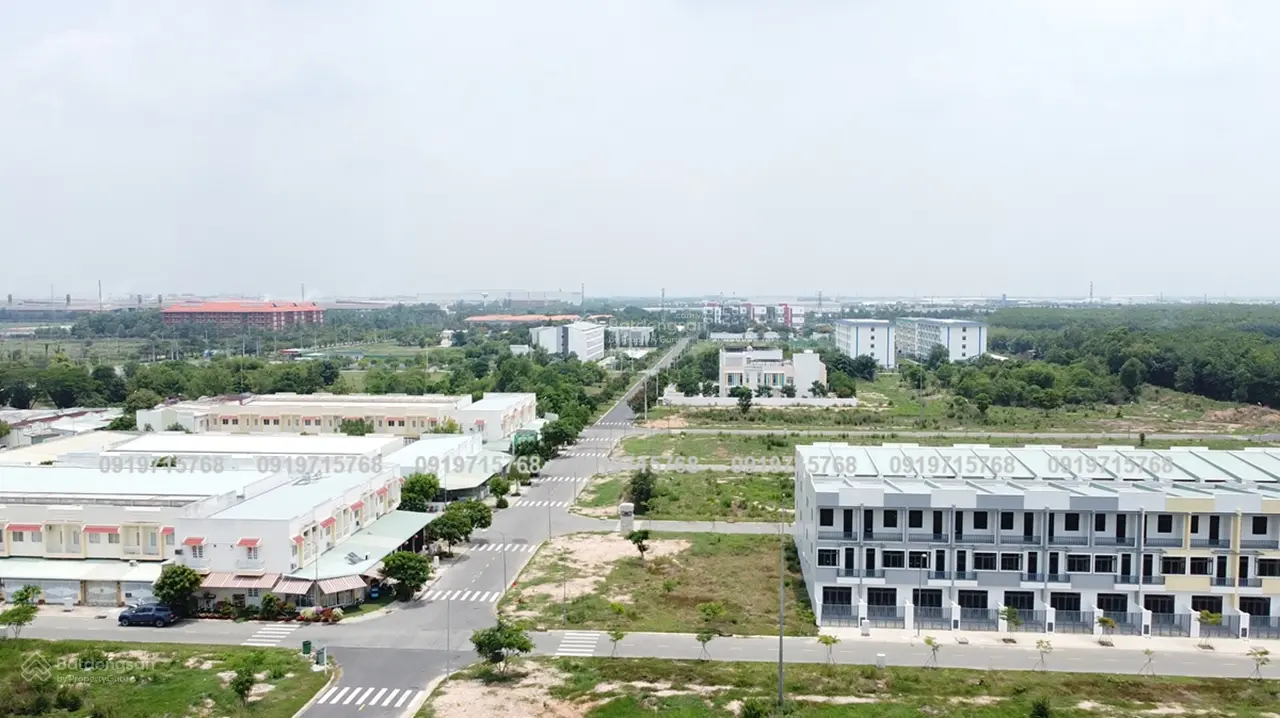 Chỉ 480 triệu, nhà phố 1 trệt + 1 lầu, trong KCN Phước Đông, Tây Ninh. SHR đã hoàn công. HT vay 70%