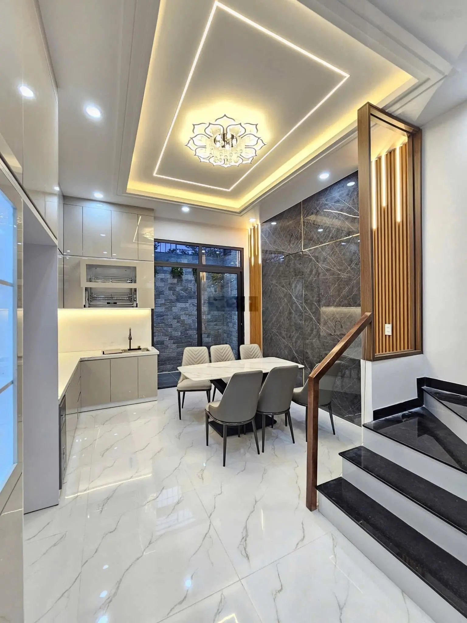 Tôi cần bán gấp nhà Bàn Cờ -P3-Quận 3 giá 4Tỷ490/81m2 đang cho thuê 32triệu. Gần TH Phan Đình Phùng