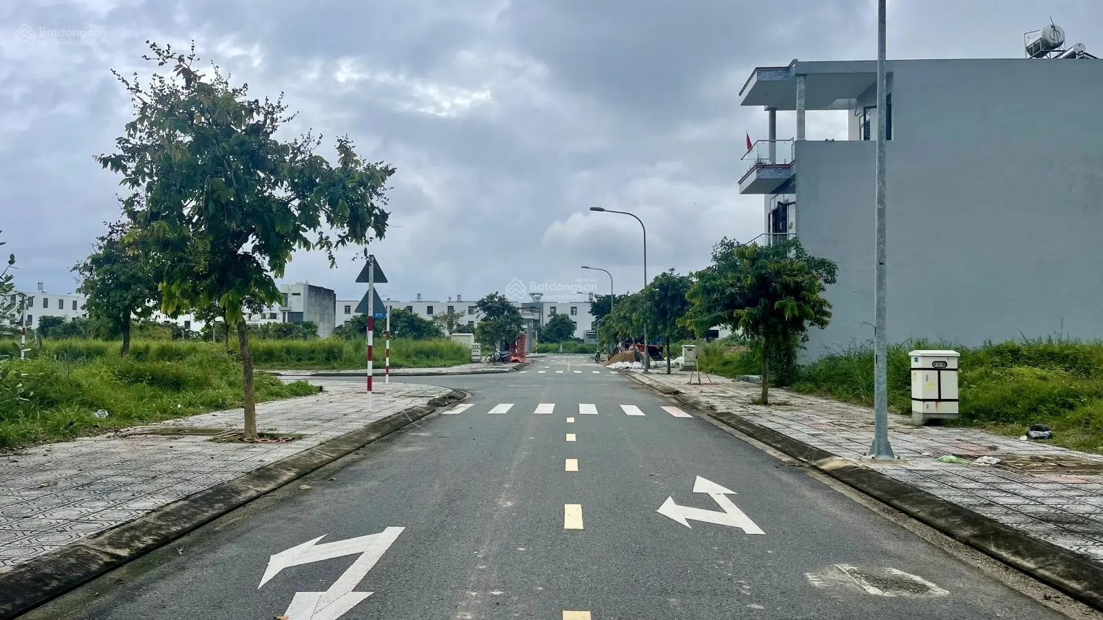 Bán lô đất sổ riêng thổ cư 100m2 KDC Bàu Xéo