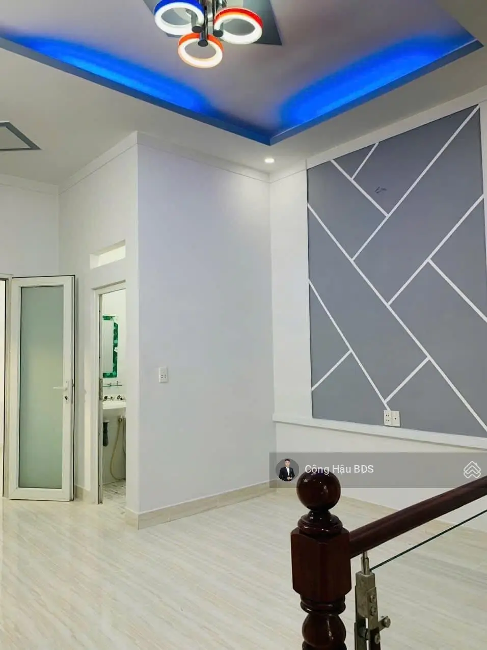 Nhà Trệt Lầu ngay TTHC Tp. Dĩ An. Đường Ngô Văn Sở. DT: 72M2. Gồm 3 PN- 2 WC. Giá: 3.45 Tỷ TL