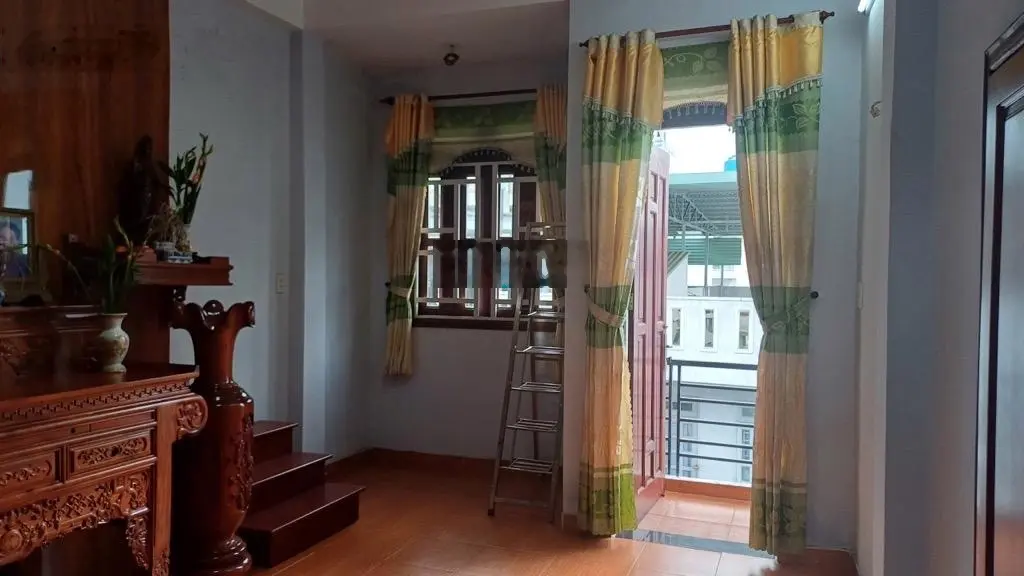 Bán nhà 4 tầng - 4pn- xe hơi ngủ nhà - 70m2- gần mặt tiền -Quang Trung- gò vấp