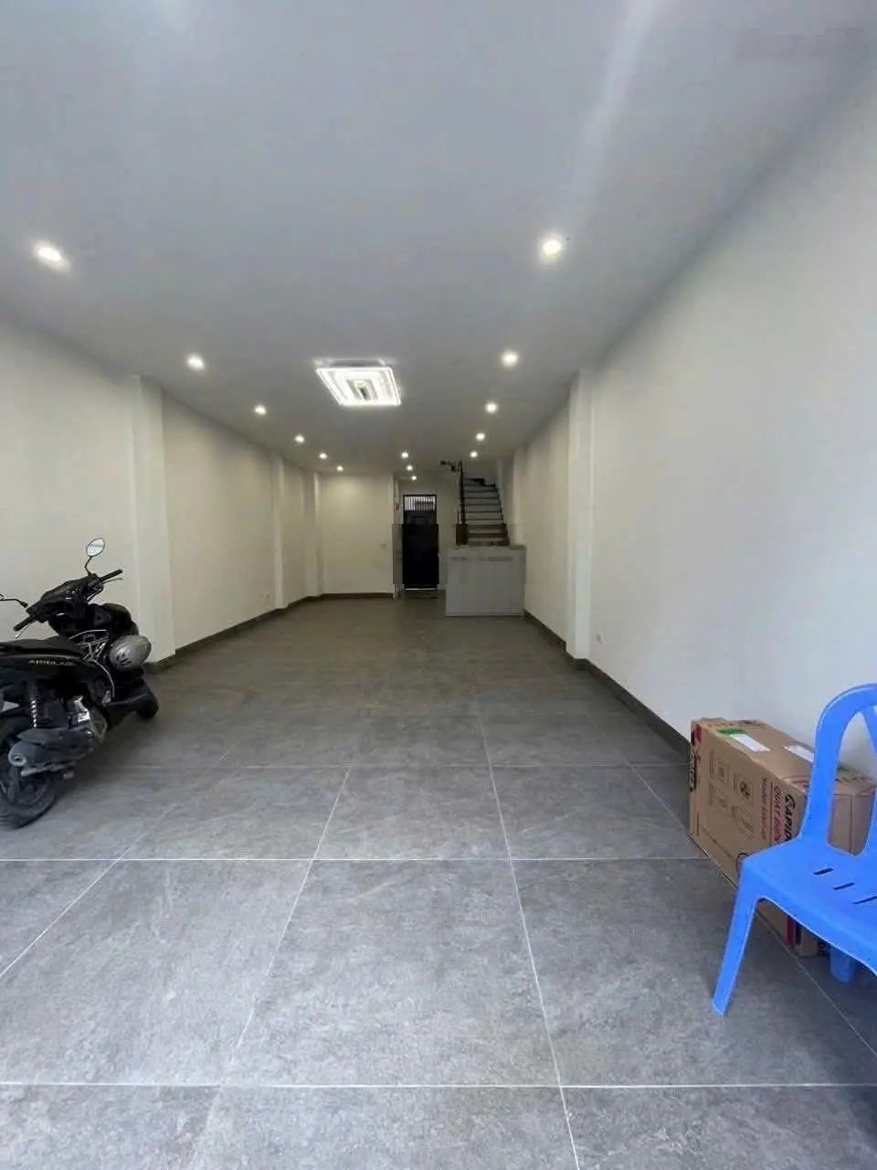Siêu phẩm ngọc thụy,65m, 4 ngủ,thang máy ,,gara 2 ô tô,nội thất sang sịn,chỉ 17.5 tỷ