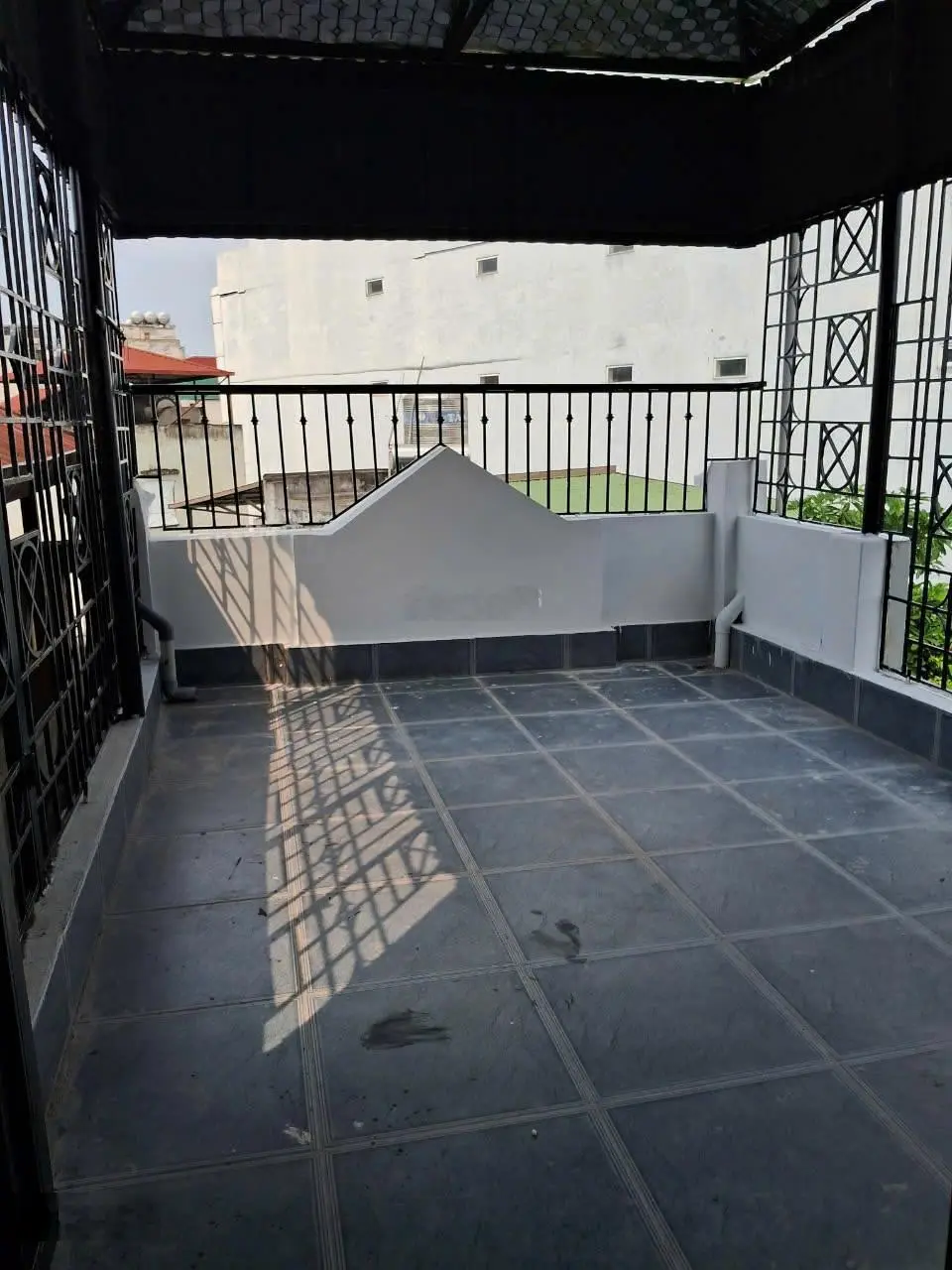 Bán nhà 5 tầng thiết kế đẹp, mới kính koong tại phố Khâm Thiên