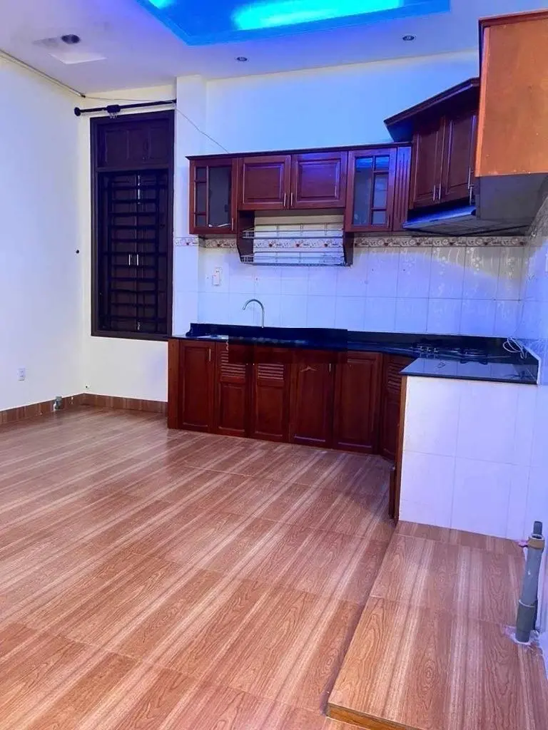Tân Mỹ Quận 7 DT 5.5*16m nhà 3 tầng 6PN (SHR) giá 8 tỉ 7