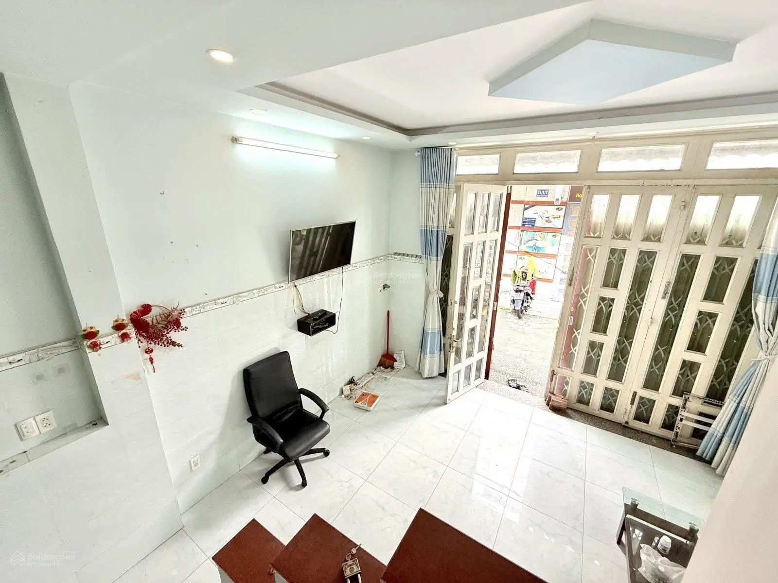 Nhà lầu hẻm ô tô. Giá tốt. Đường Cây Keo, Tam Phú. Gần bệnh viện Thủ Đức Gần chợ Tam Hà. Sổ Hồng
