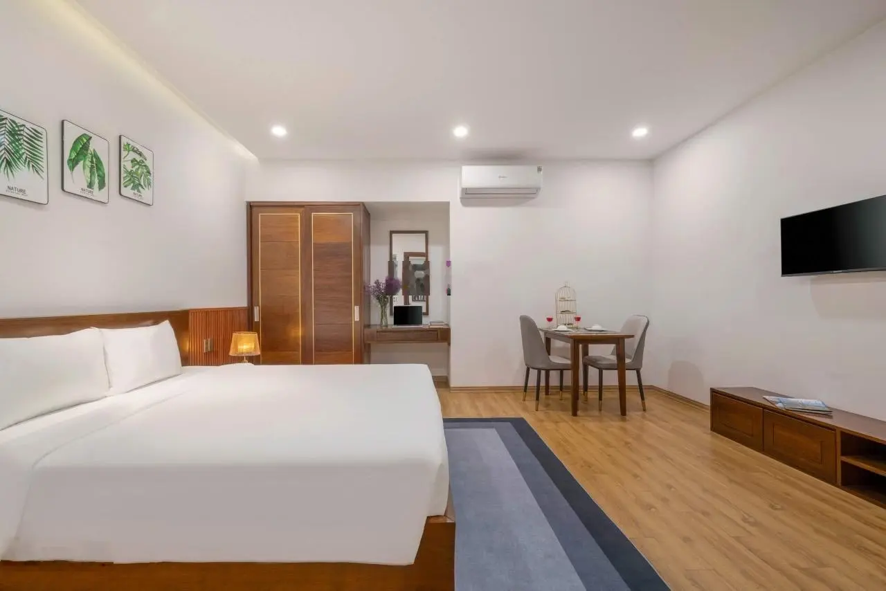 Chuyển nhượng: Tòa nhà căn hộ 10 tầng - doanh thu 600 triệu/tháng, gần bãi tắm Mỹ Khê, Khu Phố Hàn