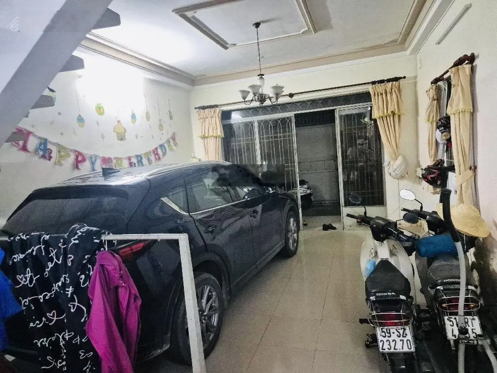 HXH thông ra Nguyễn Xí 285m2, chỉ 22 tỷ. Ngang hiếm 10m dài 28m. Sổ hồng hoàn công quy hoạch.