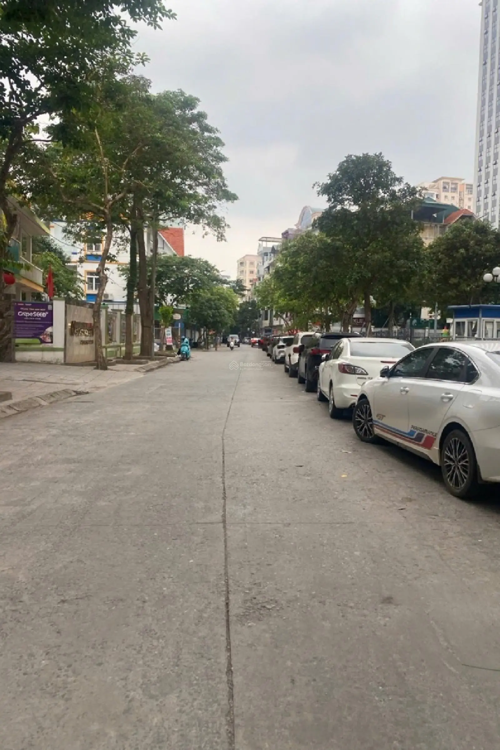 Bán tòa A chung cư An Sinh , 3 phòng ngủ, diện tích 122m2, tặng nội thất đẹp, ở ngay , giá 5,55 tỷ
