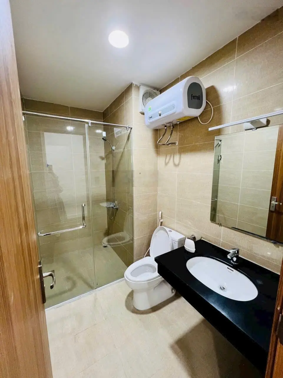 Chủ nhà cần tiền bán gấp căn góc 136m2 có slot ô tô tại dự án Hồ Gươm 102 Trần Phú Hà Đông