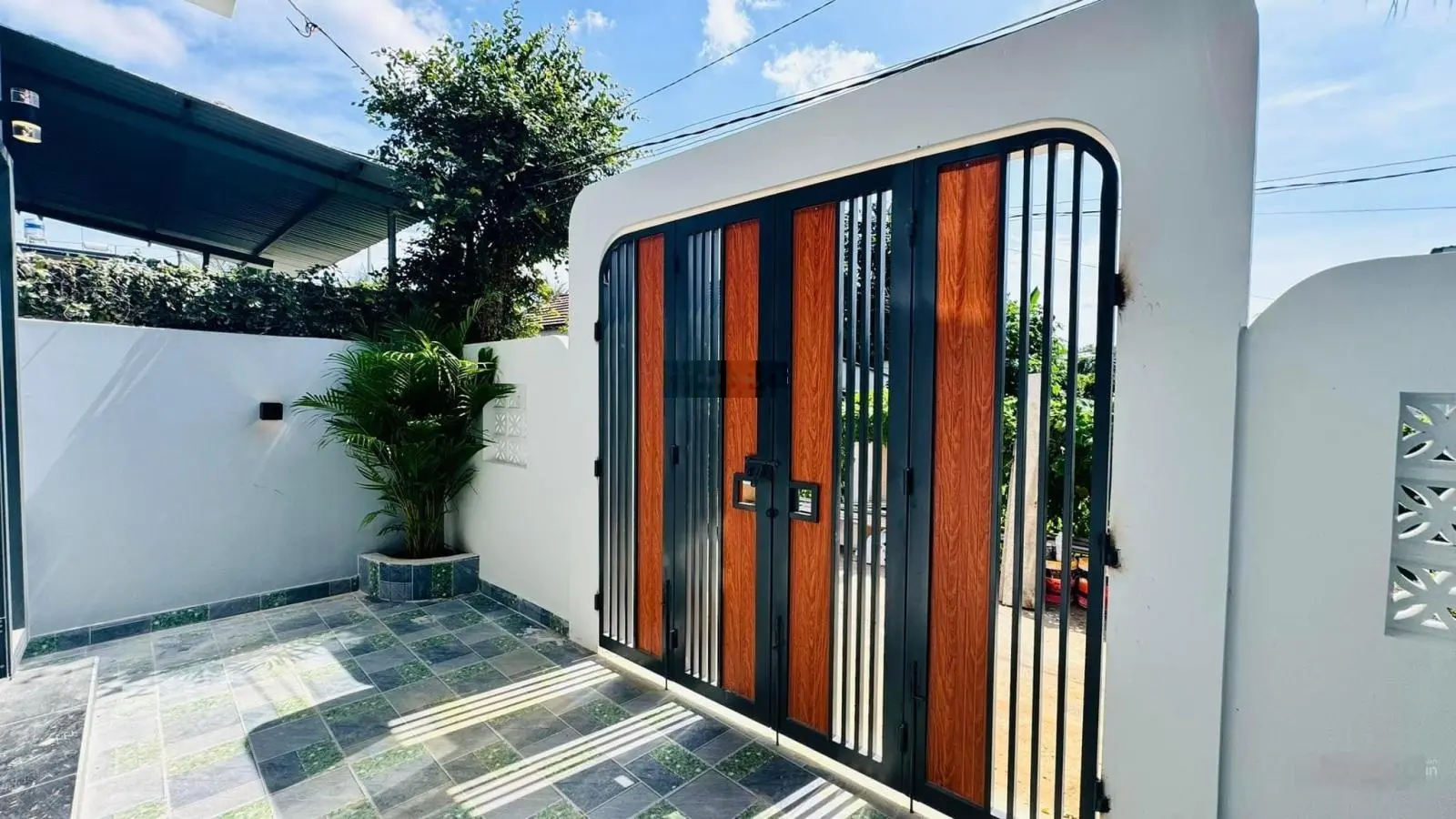 Nhà lầu diên Khánh mới xây siêu đẹp, đường ô tô tận nhà. Giá rẻ. Sổ Hồng giấy phép xd đầy đủ
