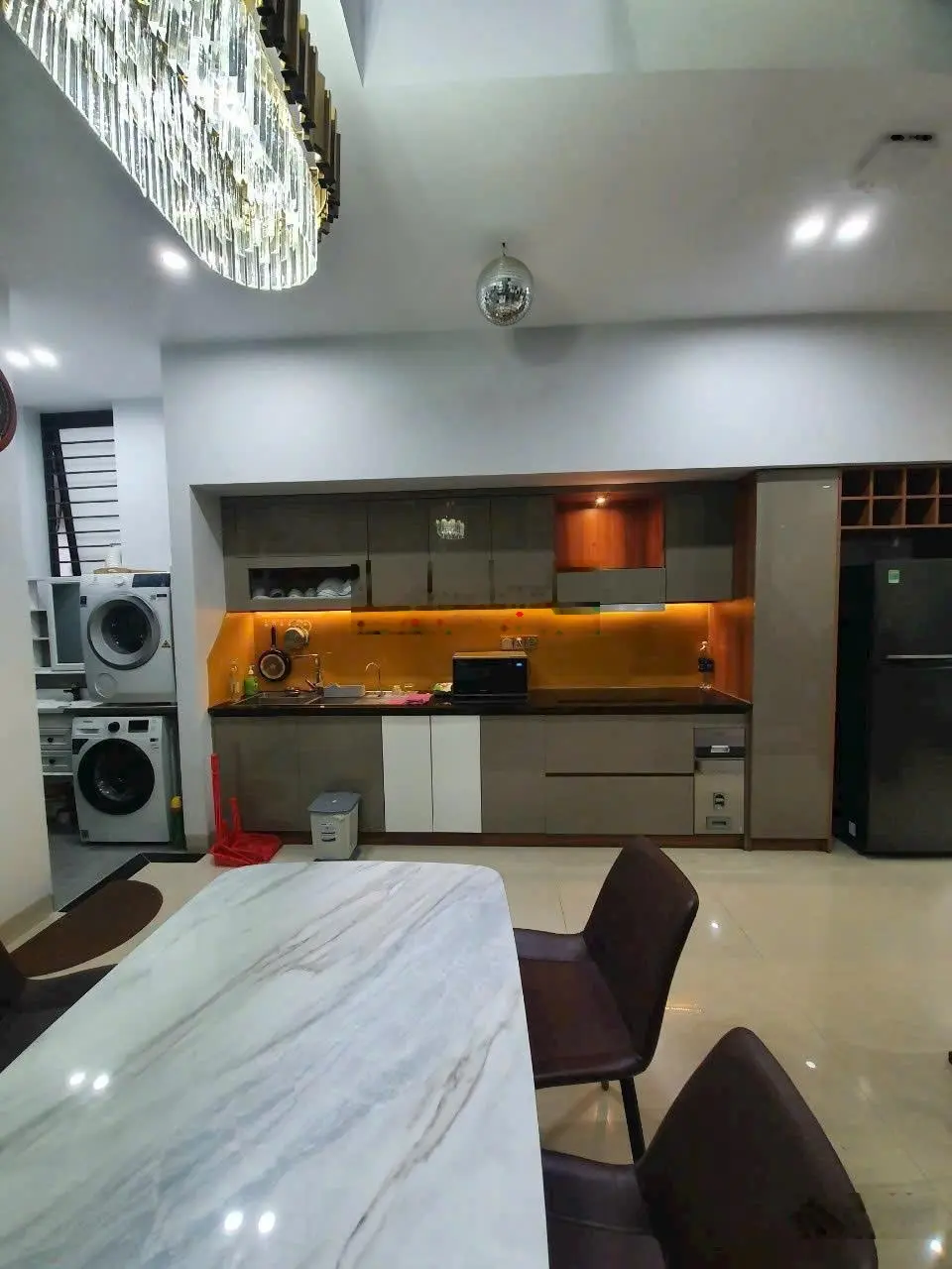 Bán nhà 3 tầng kiệt 5m gần Võ Văn Kiệt đang cho thuê 45 tr/th, giá rẻ