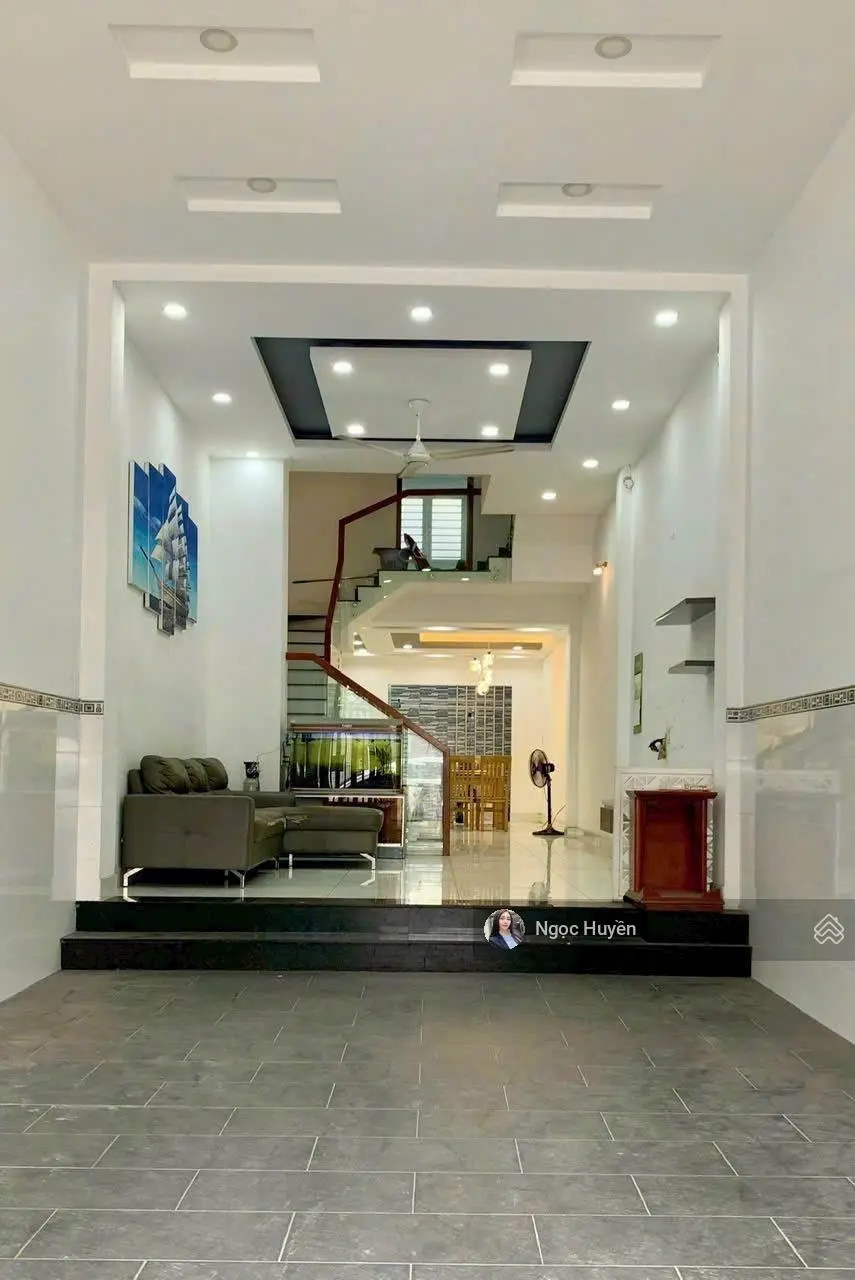 Bán nhà 3 tầng - hẻm Tô Ngọc Vân - gần Phạm Văn Đồng - HXH - DT: 80m2 giá 5,3 tỷ