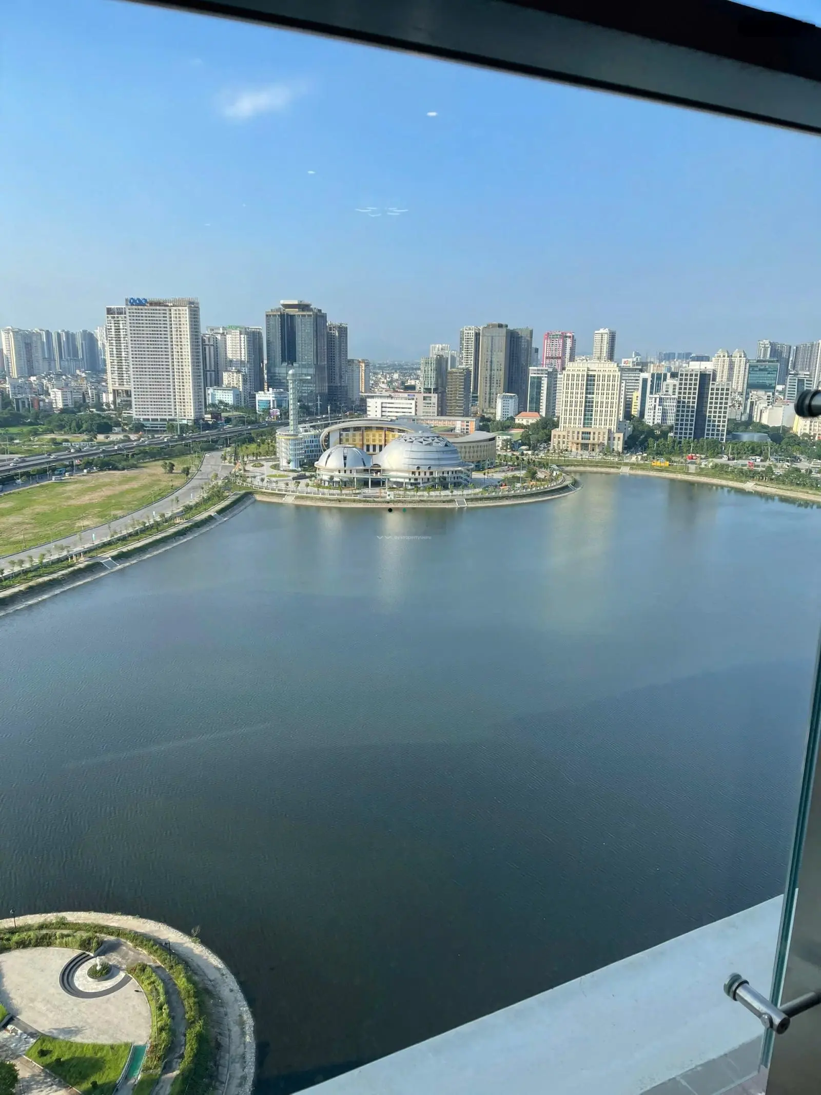 Chính chủ bán căn góc 4 ngủ full nội thất liền tường. Dt 155m2 view trọn Hồ, giá 18 tỷ