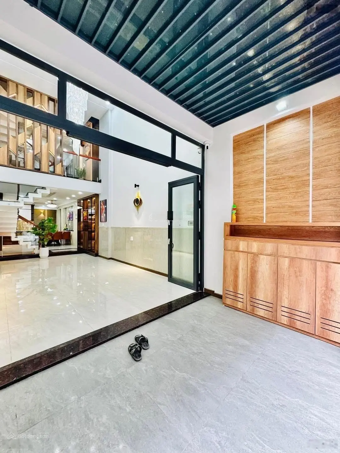Bán nhà tuyệt đẹp đường Bàn Cờ, p3, Quận 3, 65m2, 2tỷ350, 2 tỷ350 sổ hồng riêng, sẵn hđ thuê 12tr