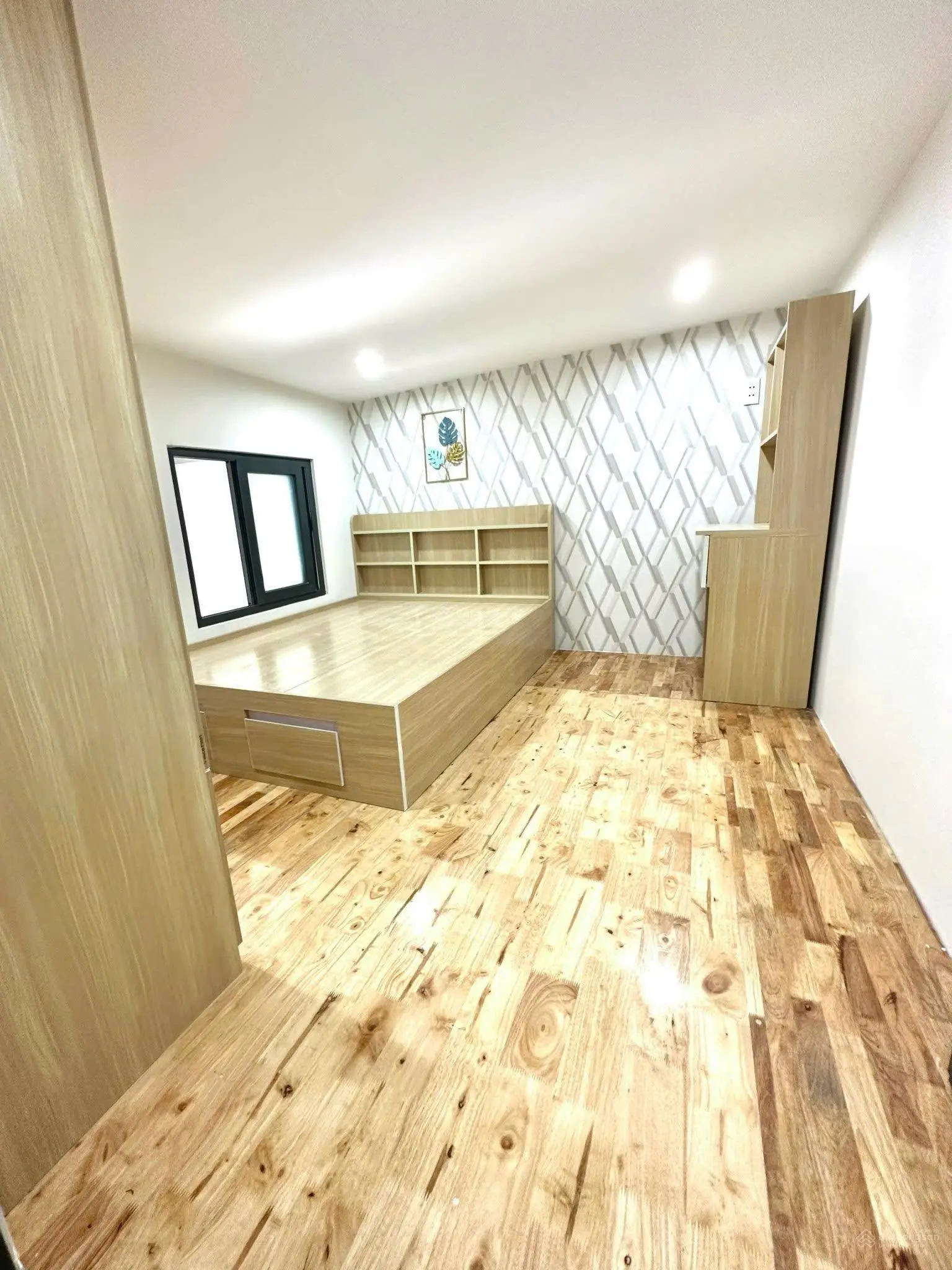 Bán gấp nhà đường Nguyễn Đình Chiểu, PN.Giá 6tỷ8/44m2.Gần trung tâm, trường học.liên hệ:0936 436 ***
