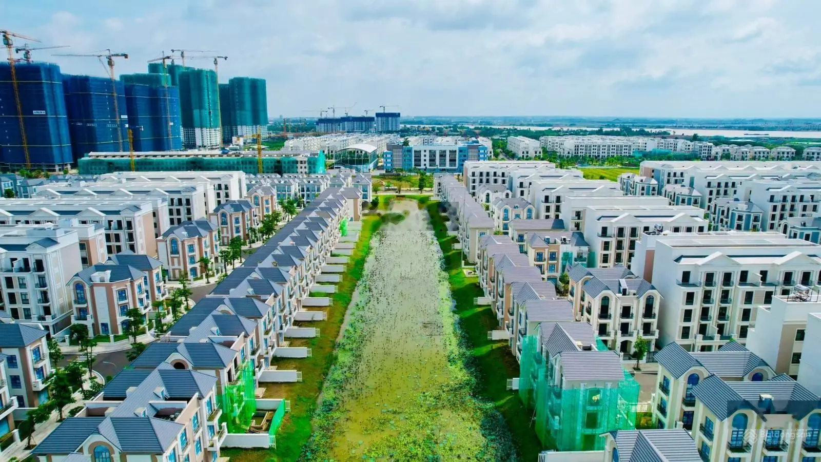 BÁN GẤP LỖ 7 TỶ CĂN BIỆT THỰ SONG LẬP RẺ NHẤT VINHOMES Q9