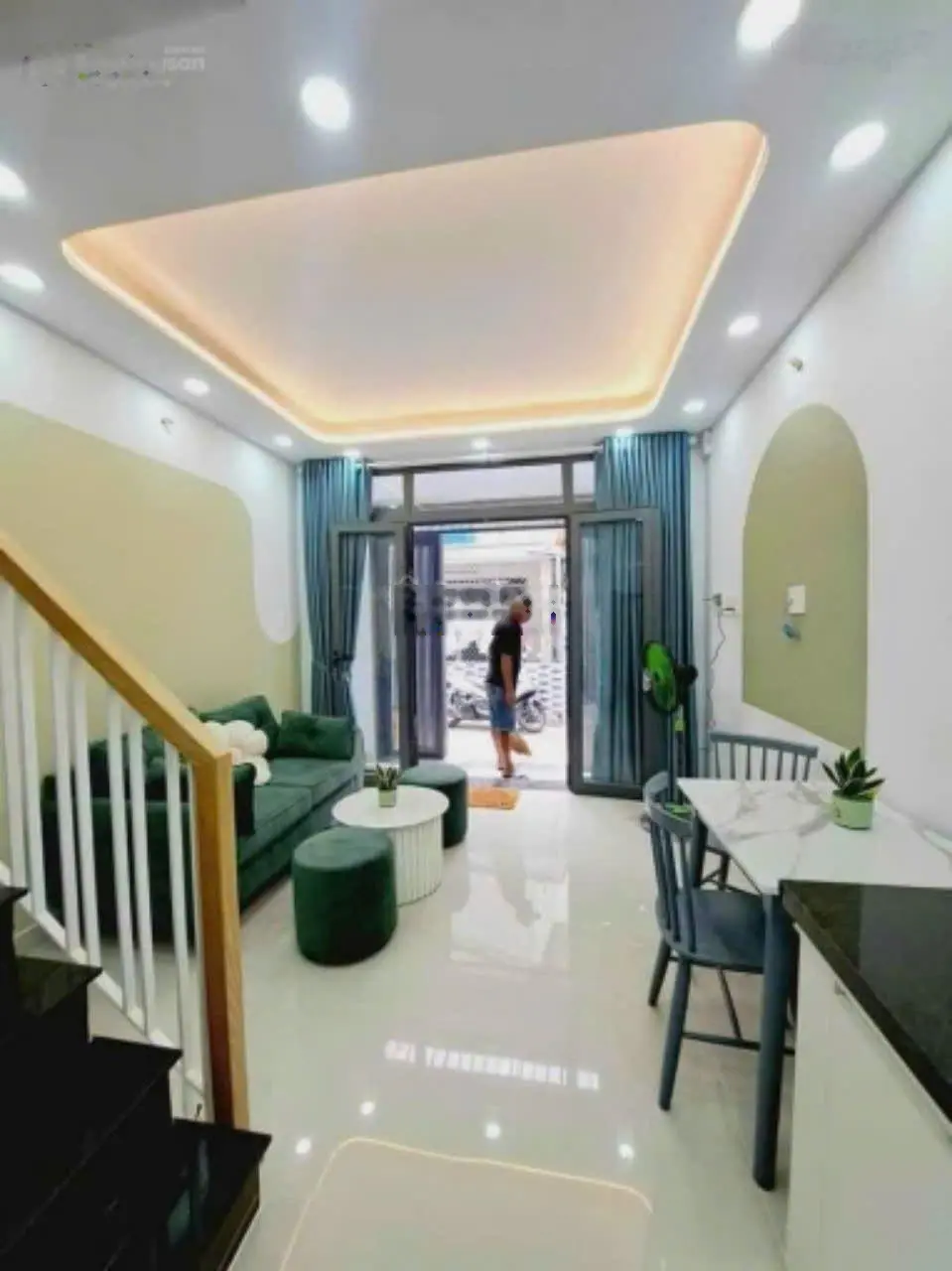 Bán gấp nhà HXH CMT8, Q10 40m2 3ty5. Đầy đủ tiện ích, gần chợ, trường các cấp. LH 0345 605 ***