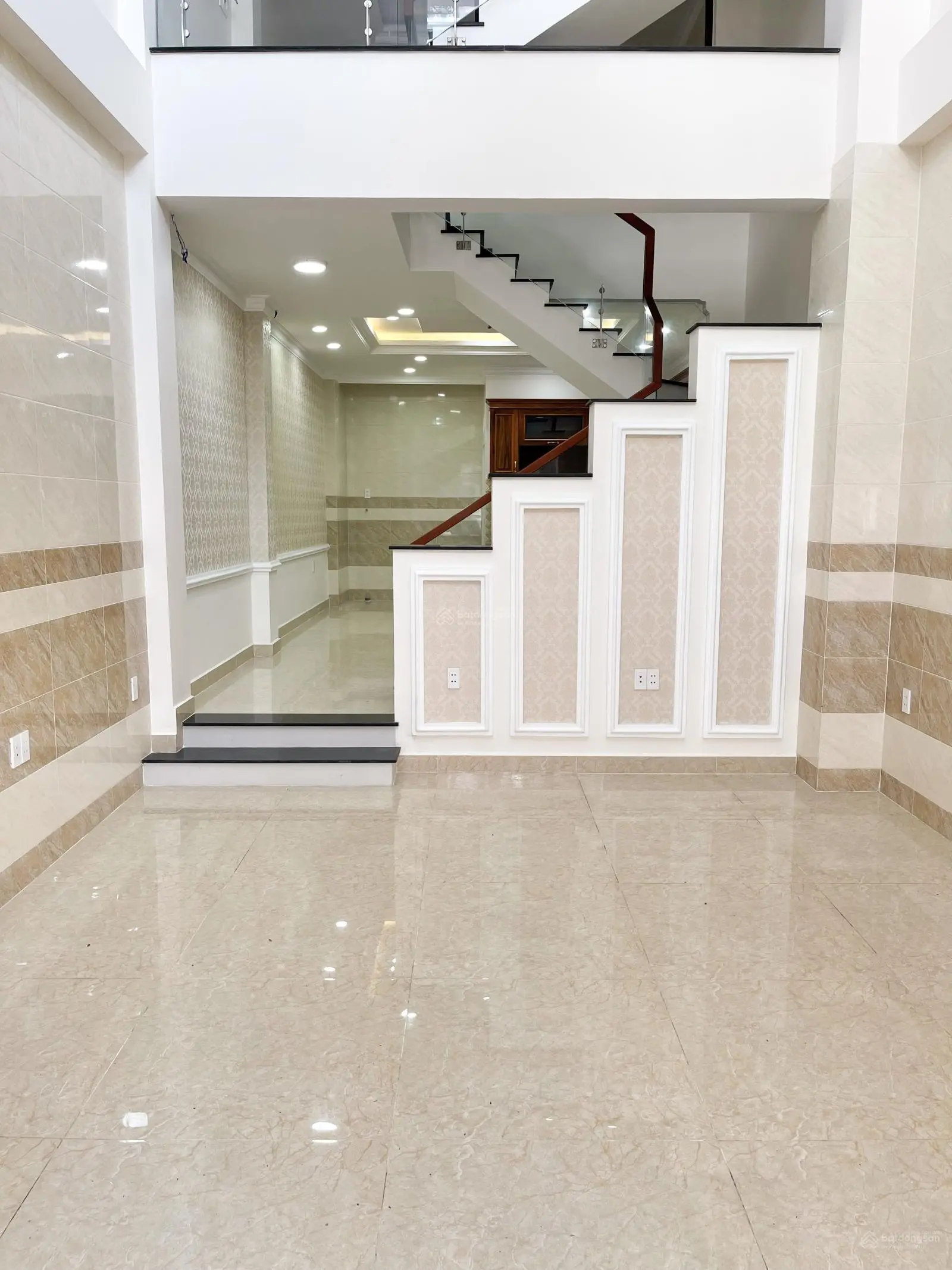 Còn 2 căn trong khu đồng bộ sát mặt tiền ql13 - giảm giá bán nhanh, nhà mới sổ riêng, có bảo hành.