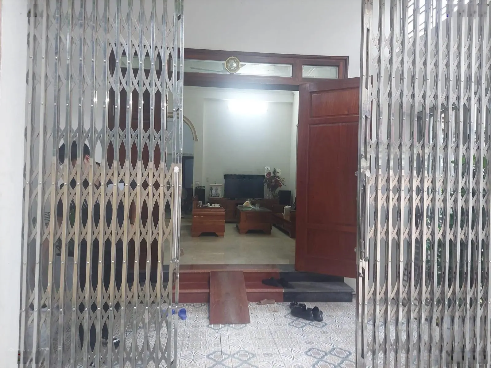 Cc cần bán nhà 2 tầng mặt phố Trần Hưng Đạo - kinh doanh sầm uất