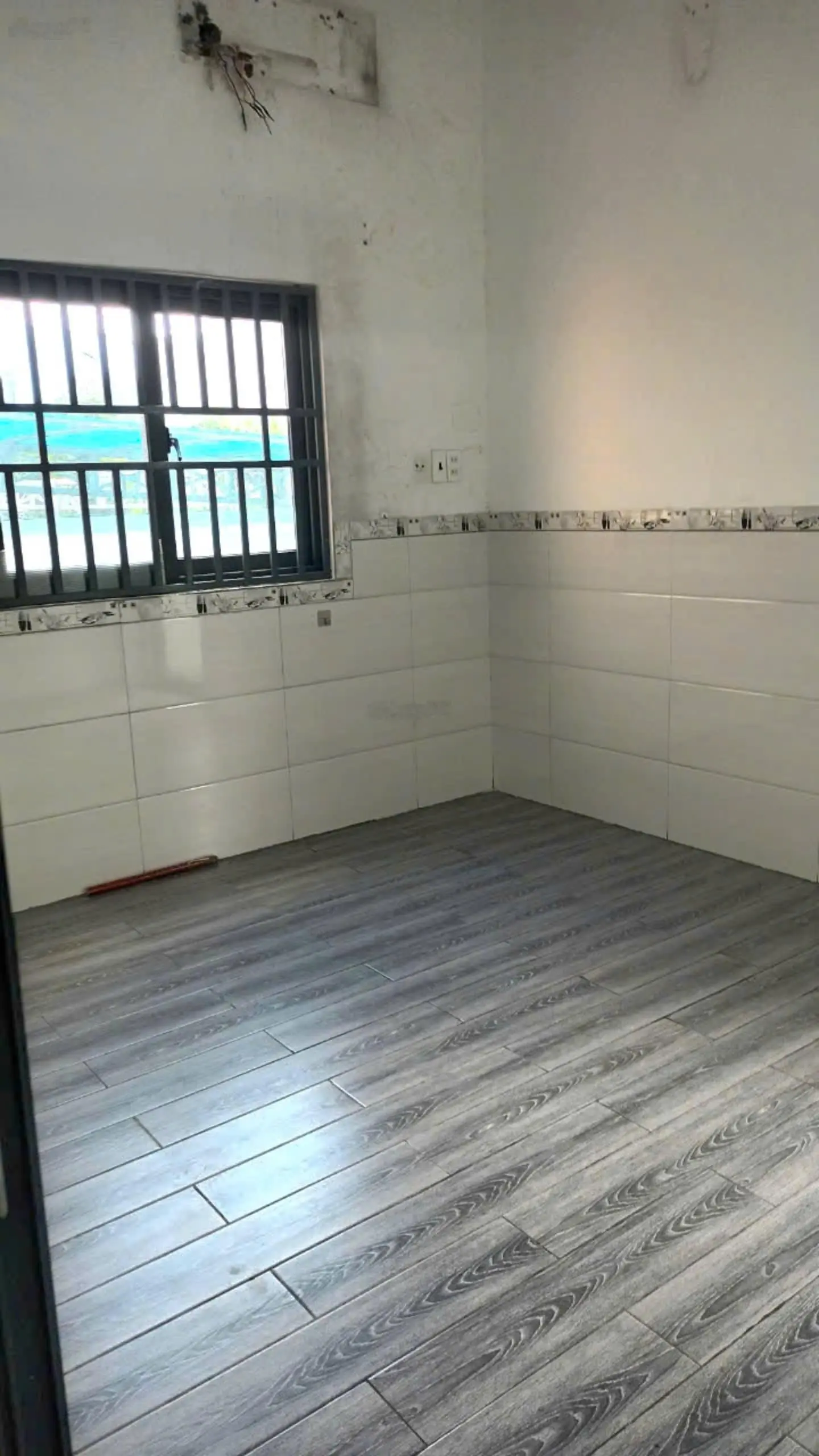 2 tỷ 8 Bán nhà 1 trệt 1 lầu KDC rẻ nhất gần chợ Phú Phong 200m, P.Bình Chuẩn, TP.Thuận An