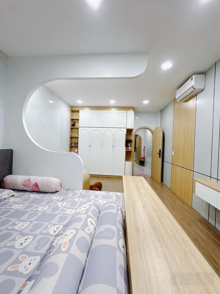 Nhà đẹp 72,7 m2, 4 tầng, thang máy, mặt tiền Nguyễn Biểu kế Q1. 23 tỷ