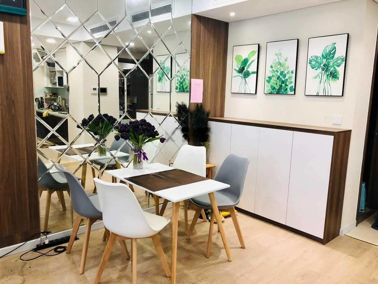 Chính chủ bán căn 71.2m2 2PN BC ĐN tầng trung + full nội thất giá 4,8 tỷ chung cư 90 Nguyễn Tuân