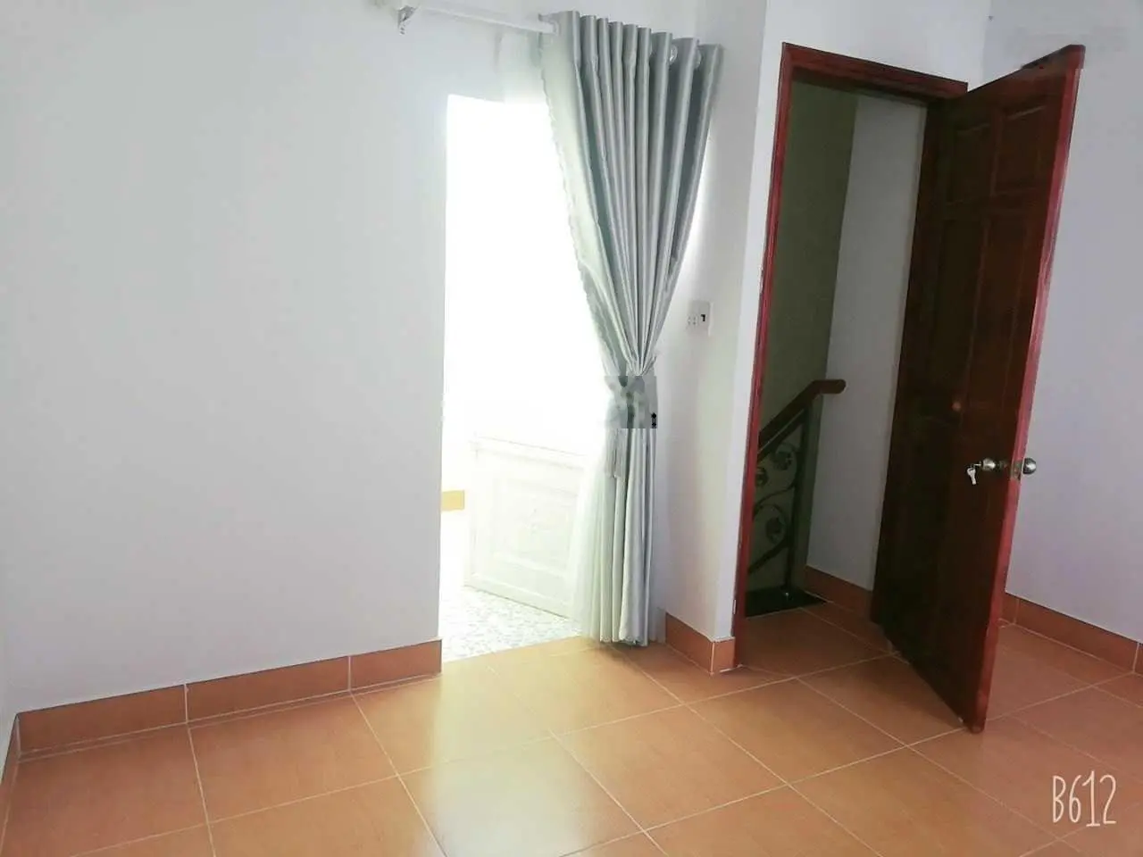 Cần bán nhà Bình Tân - Đường Bình Thành 2 lầu 2 bancol SHR full thổ cư